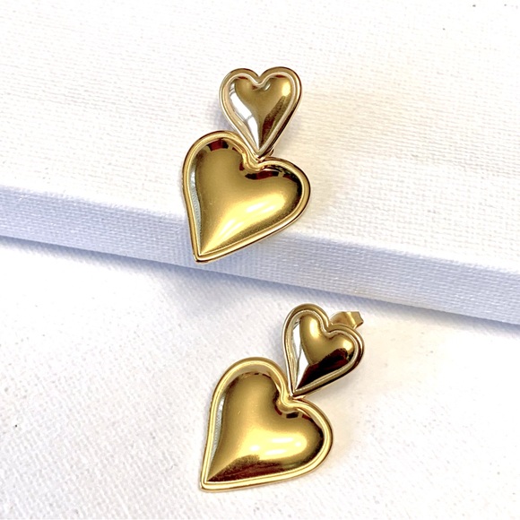 ◾️18k Gold Plated Double Heart Pendant Drop Earrings - Picture 8 of 11